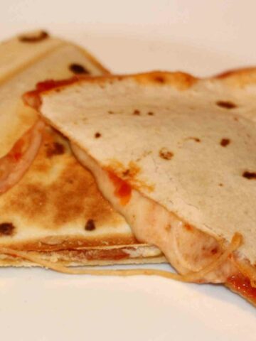 Pizzadilla recipe