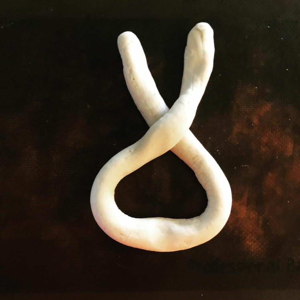 How to Shape a Pretzel Step 1